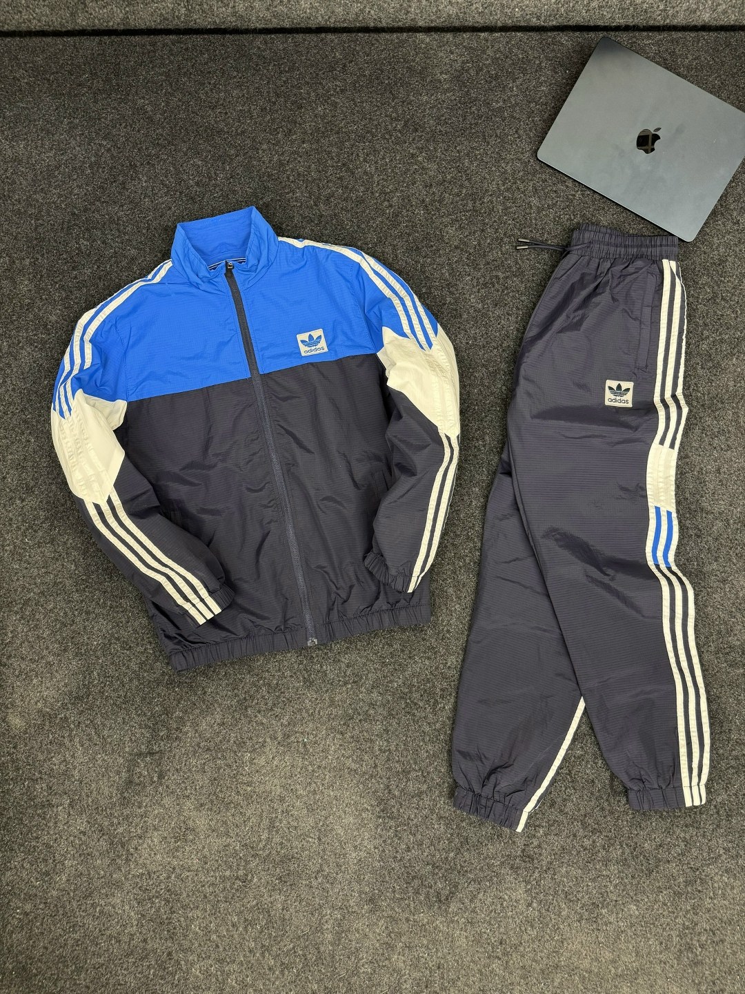 спортивный костюм adidas,спортивный костюм спортивные костюмы,мужские спортивные костюмы,спортивный костюм adidas мужской,спортивная одежда спортивный костюм для