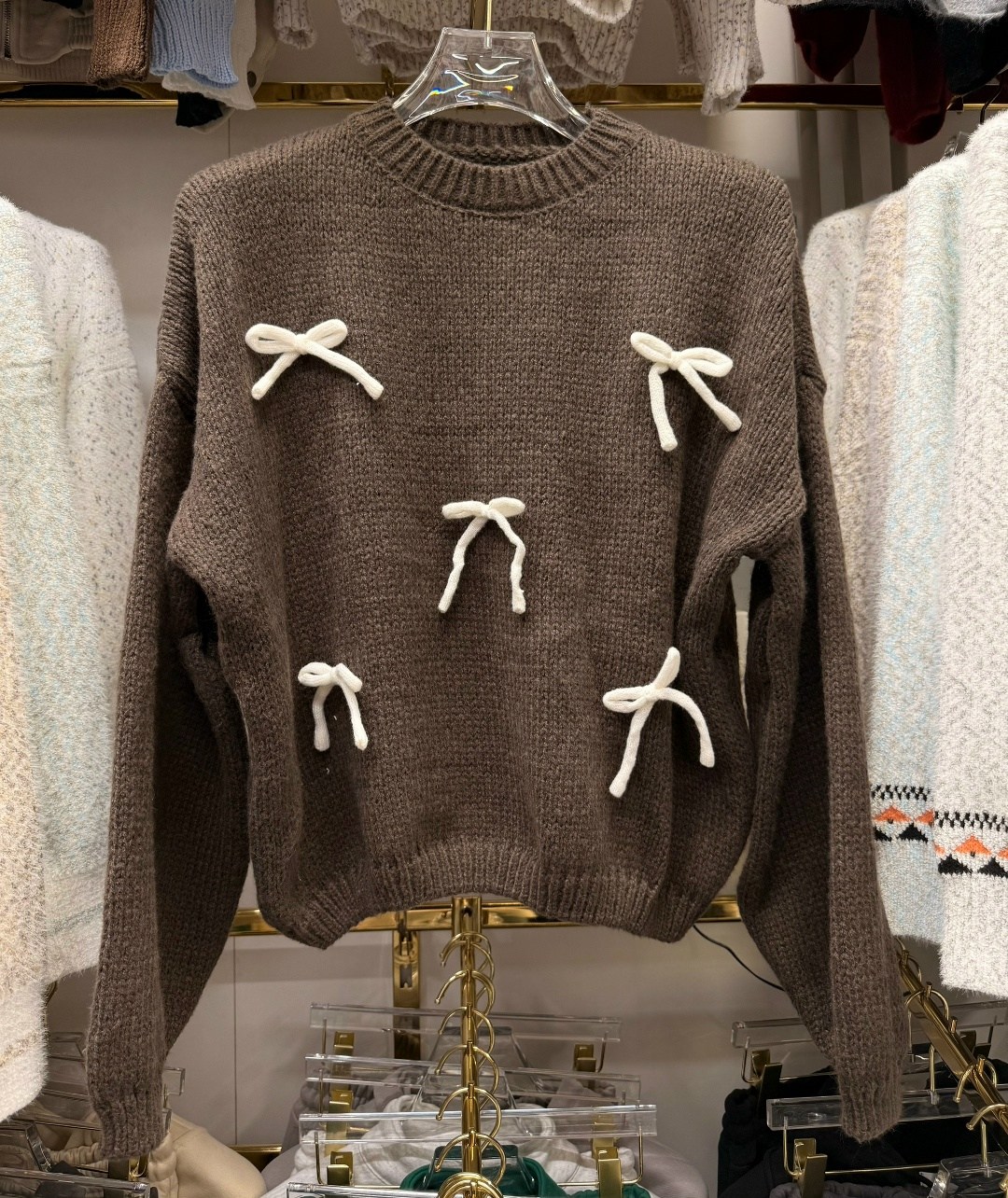 вязаные свитера женские,вязаные свитера,стильный свитер,свитер с бантиками,свитера женские