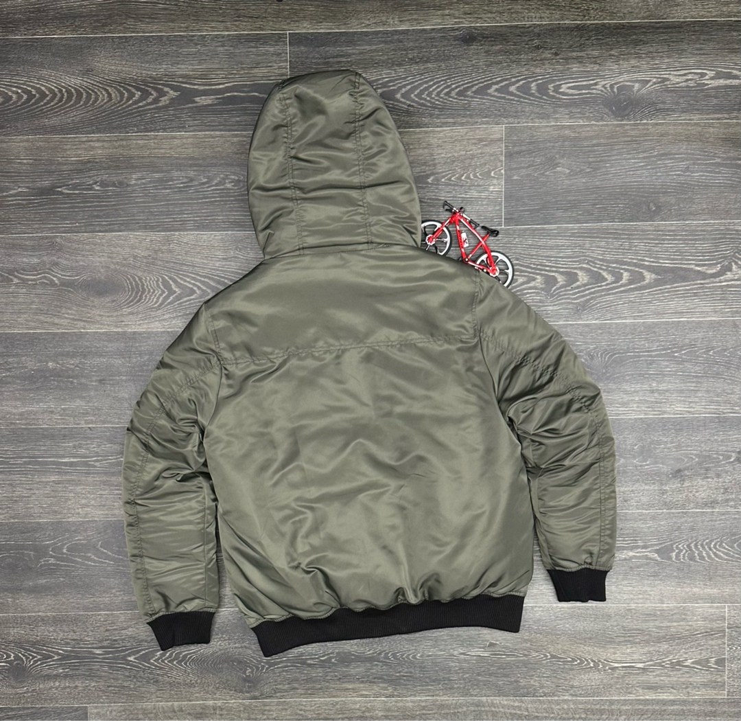 демисезонные куртки,куртка бомбер,куртка,мужская куртка бомбер,мужская демисезонная куртка