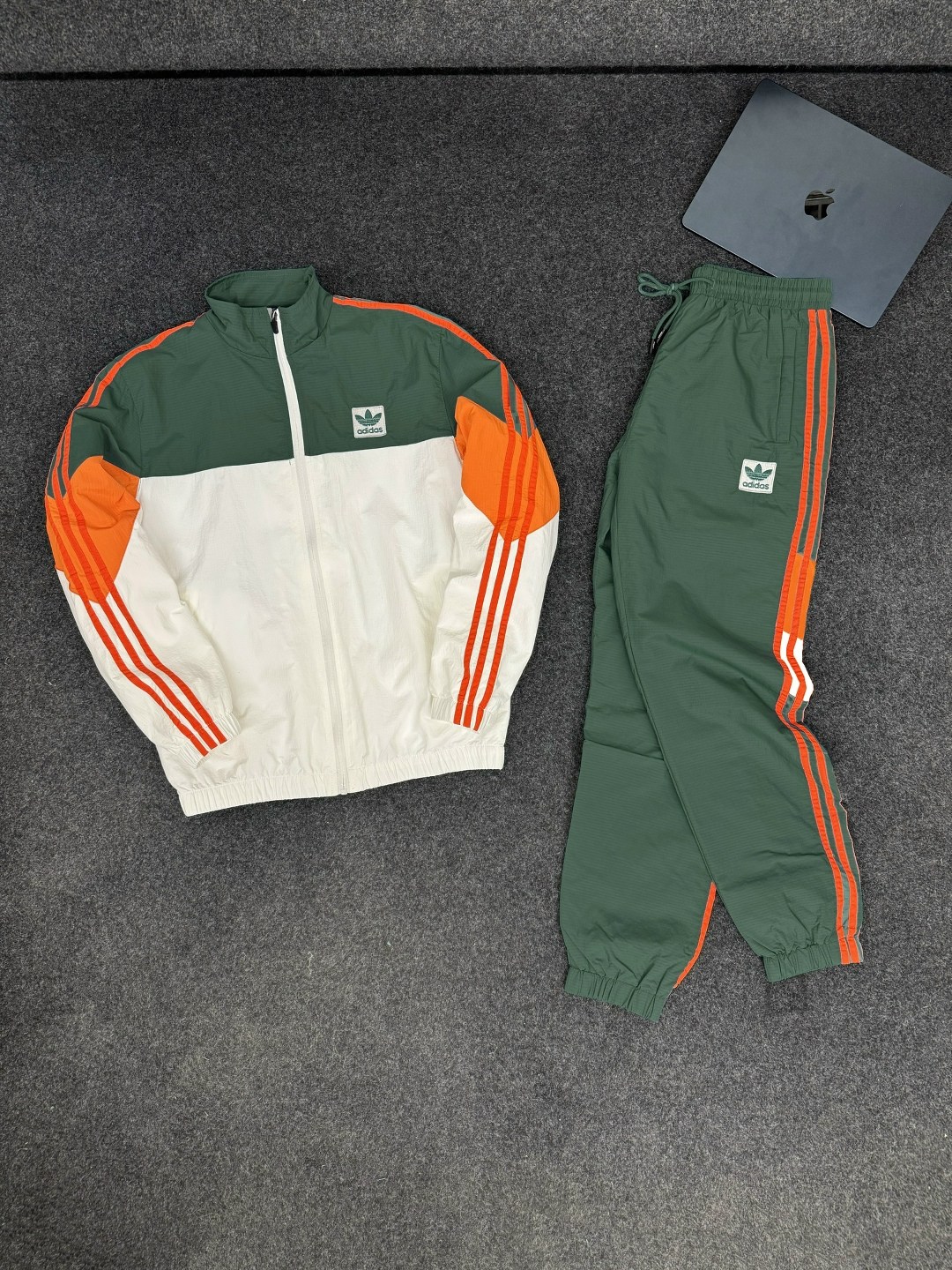 спортивный костюм adidas,спортивный костюм спортивные костюмы,мужские спортивные костюмы,спортивный костюм adidas мужской,спортивная одежда спортивный костюм для