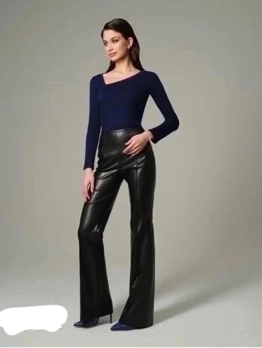 женские кожаные брюки,кожаные брюки,брюки из экокожи,кожаные брюки клеш,брюки клеш из экокожи