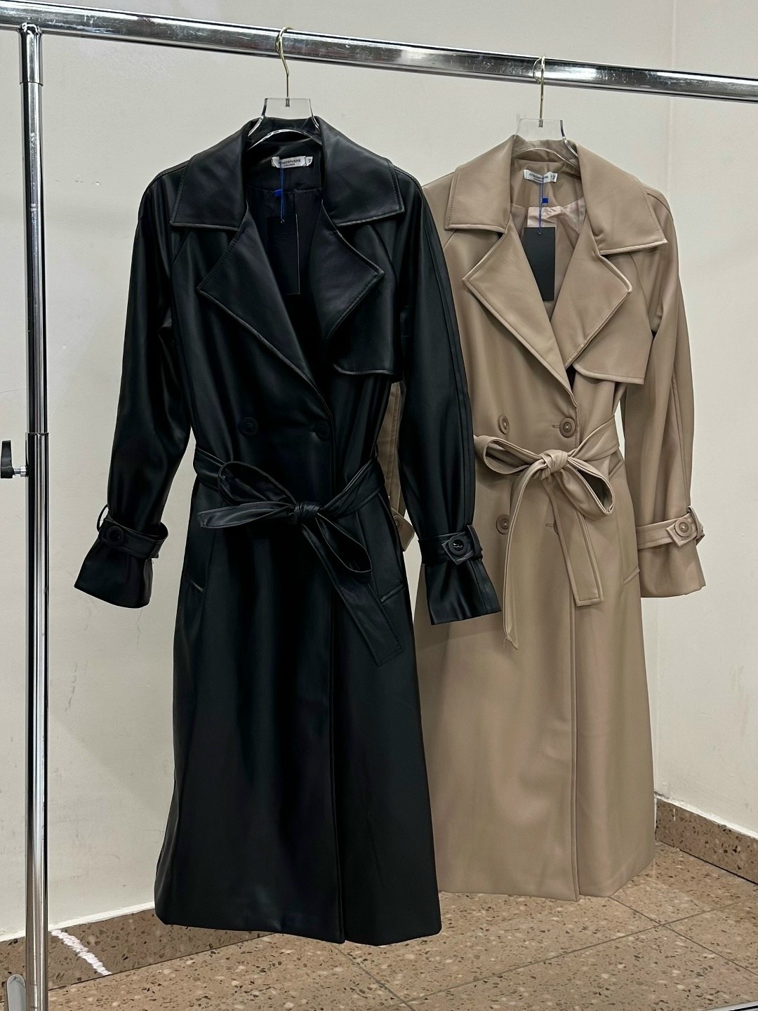 модные плащи 2025,женские плащи,тренч плащ,бежевый тренч,плащ женский тренч