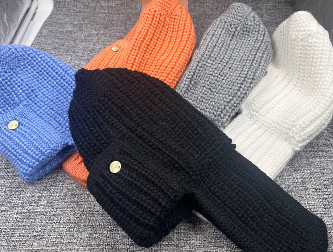 женские шапки,шапка для женщин,женская вязаная шапка,ушанка шапка,вязаные шапки ушанки