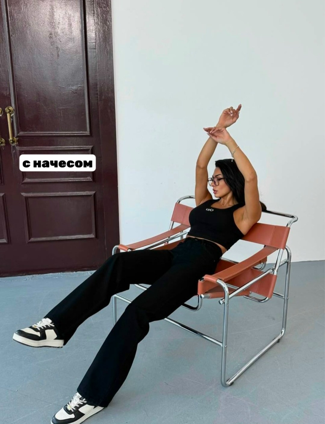 джинсы брюки,брюки карго,модные позы,женские джинсы,одежда брюки