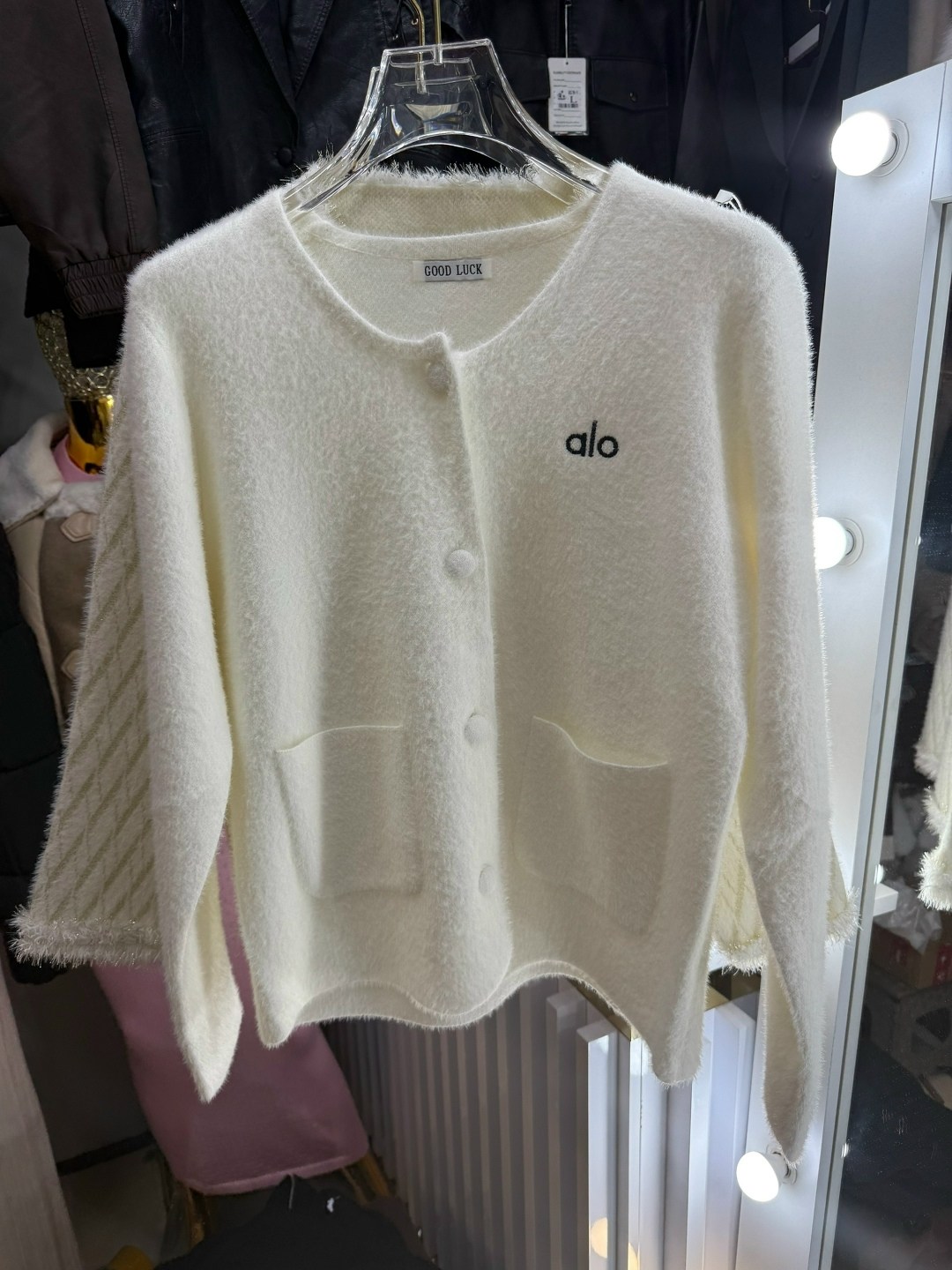 кардиган,вязаный женский кардиган,вязаные кардиганы,кардиган женский,кардиган белый