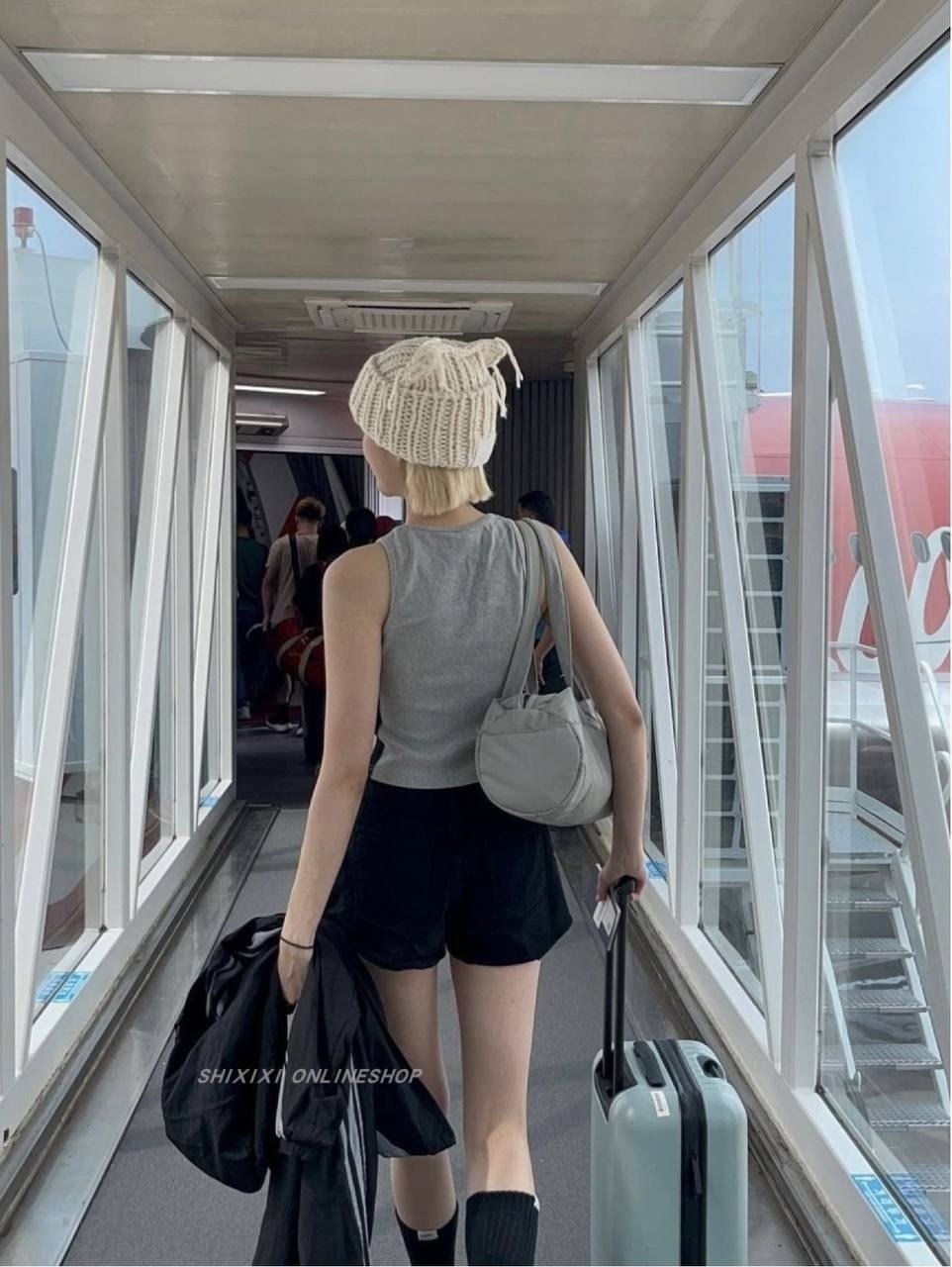 шапка вязаная с ушками,вязаная шапка с кошачьими ушками,шапка с кошачьими ушками,шапка с ушками кошка,шапка с ушками