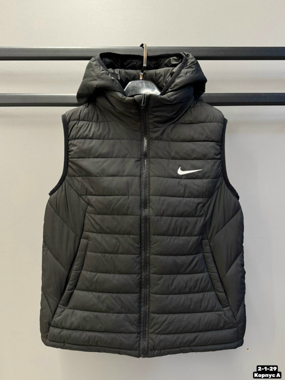 жилетка nike,жилетка nike мужская,жилетка найк черная,мужские жилеты nike,жилетка на синтепоне