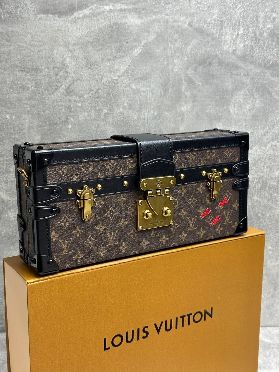 сумка сундук луи виттон,cумка louis vuitton,louis vuitton petit malle,сумка женская louis vuitton,сумка сундучок