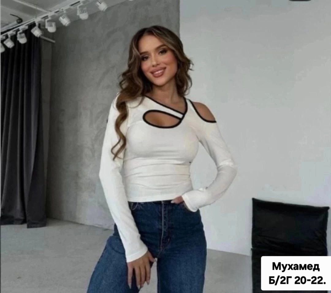 женская кофта,лонгслив женский укороченный,лонгслив женский с вырезом кофта,кофта с вырезом,кофта белая женская