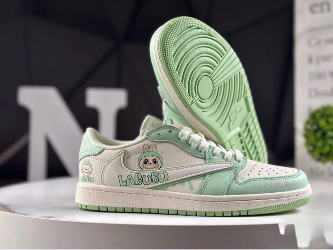 кроссовки,кроссовки молодежные,спортивная ,,модные кроссовки