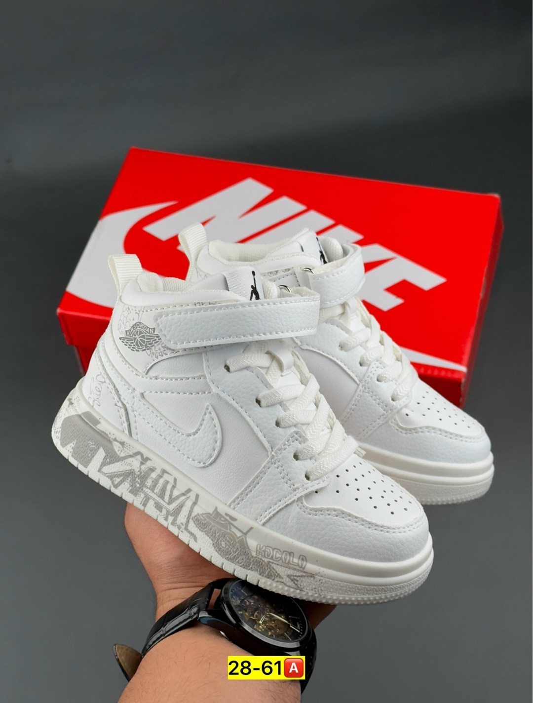 кроссовки,кроссовки эко,спортивные кроссовки,мерилы кроссовки,белые кроссовки