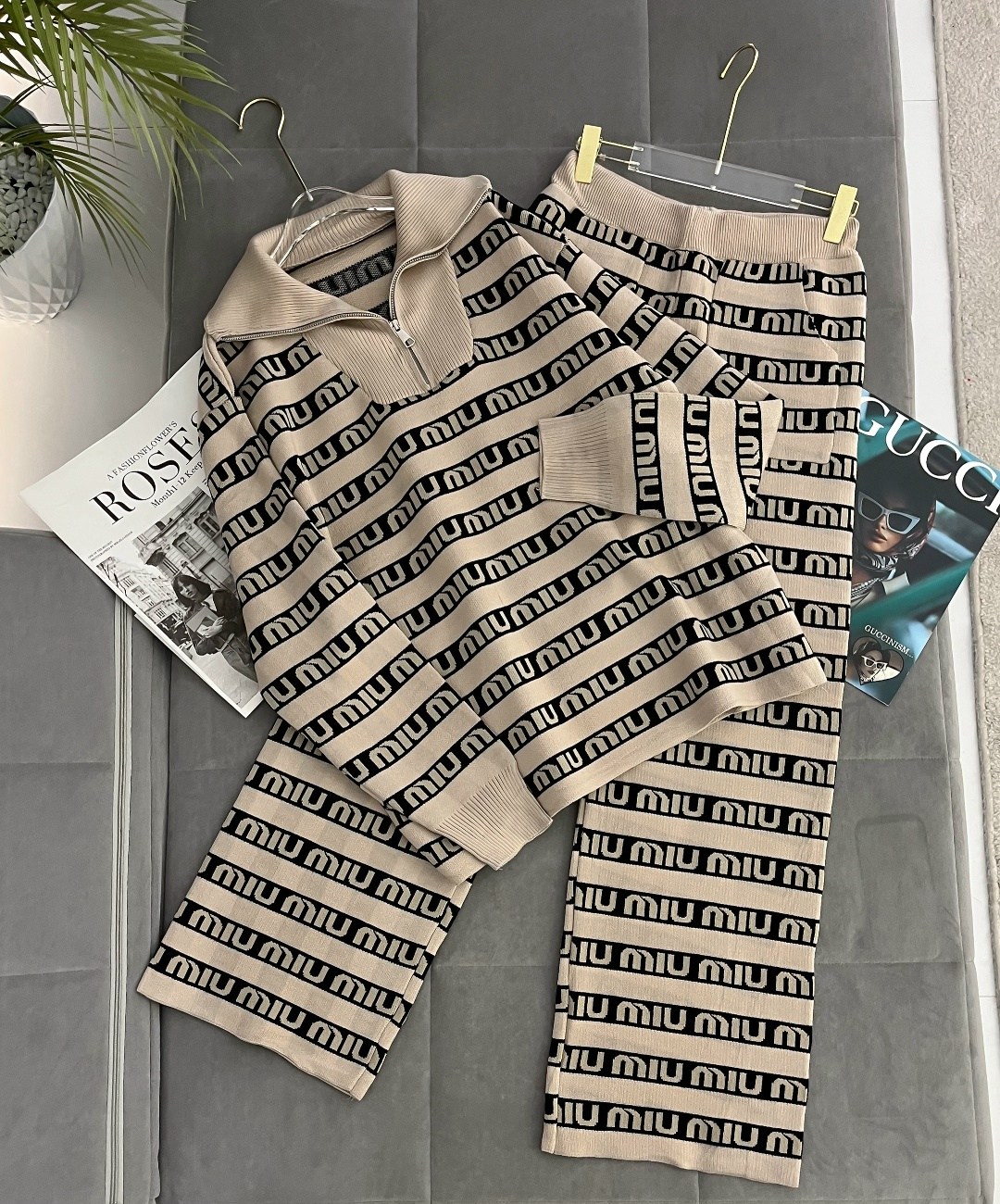 трикотажные костюмы,костюм fendi,костюм модный,костюм диор женский спортивный оригинал,спортивные костюмы женские