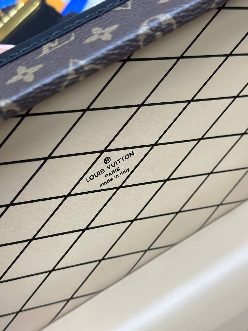 сумка сундук луи виттон,cумка louis vuitton,louis vuitton petit malle,сумка женская louis vuitton,сумка сундучок