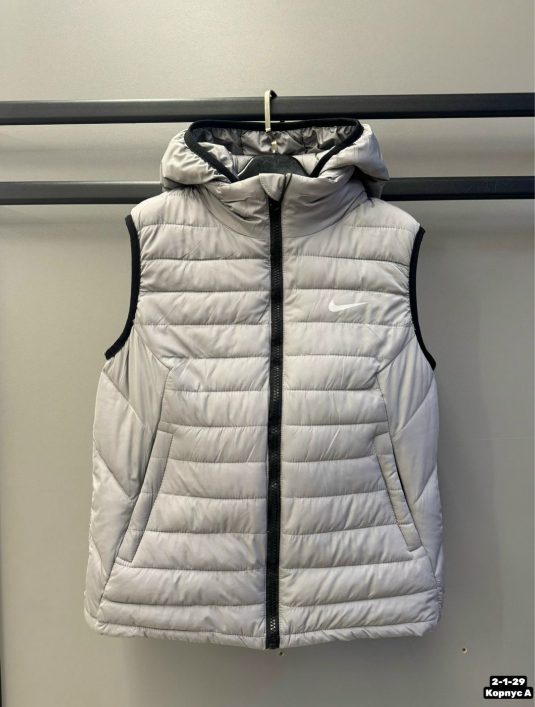 жилетка nike,жилетка nike мужская,жилетка найк черная,мужские жилеты nike,жилетка на синтепоне