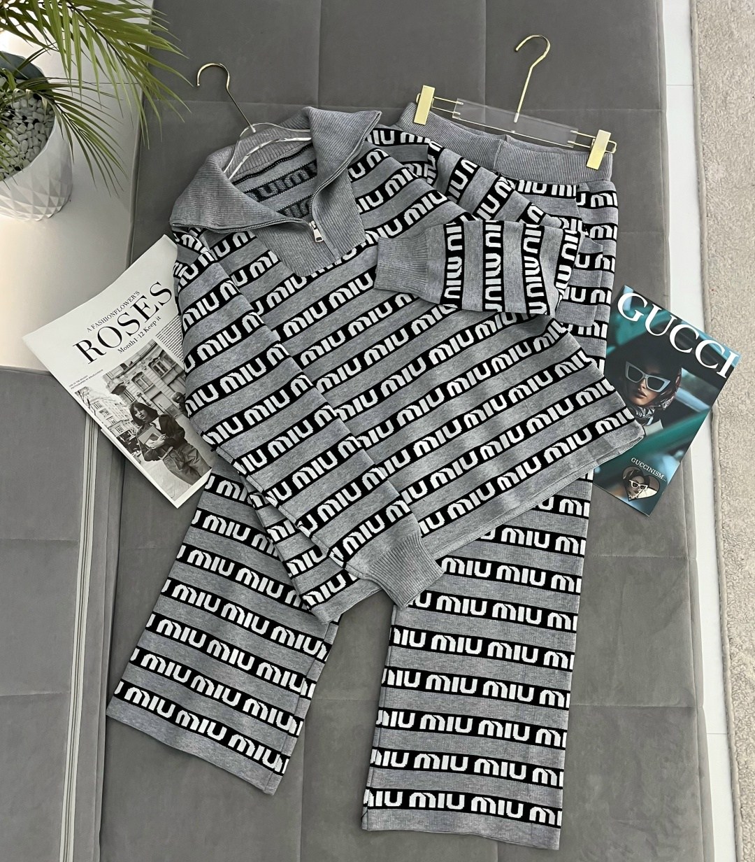 трикотажные костюмы,костюм fendi,костюм модный,костюм диор женский спортивный оригинал,спортивные костюмы женские