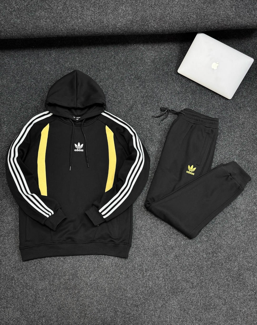 спортивный костюм adidas,спортивные костюмы адидас,мужской спортивный костюм adidas,костюмы адидас,спортивные костюмы