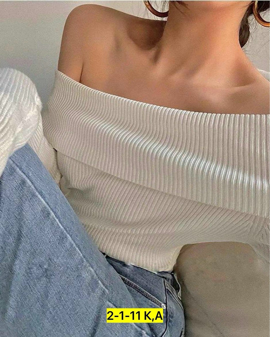 женский трикотажный свитер с открытыми плечами,свитер с открытыми плечами женский,кофта женская с открытыми плечами,кофта с открытыми плечами,кофта лапша