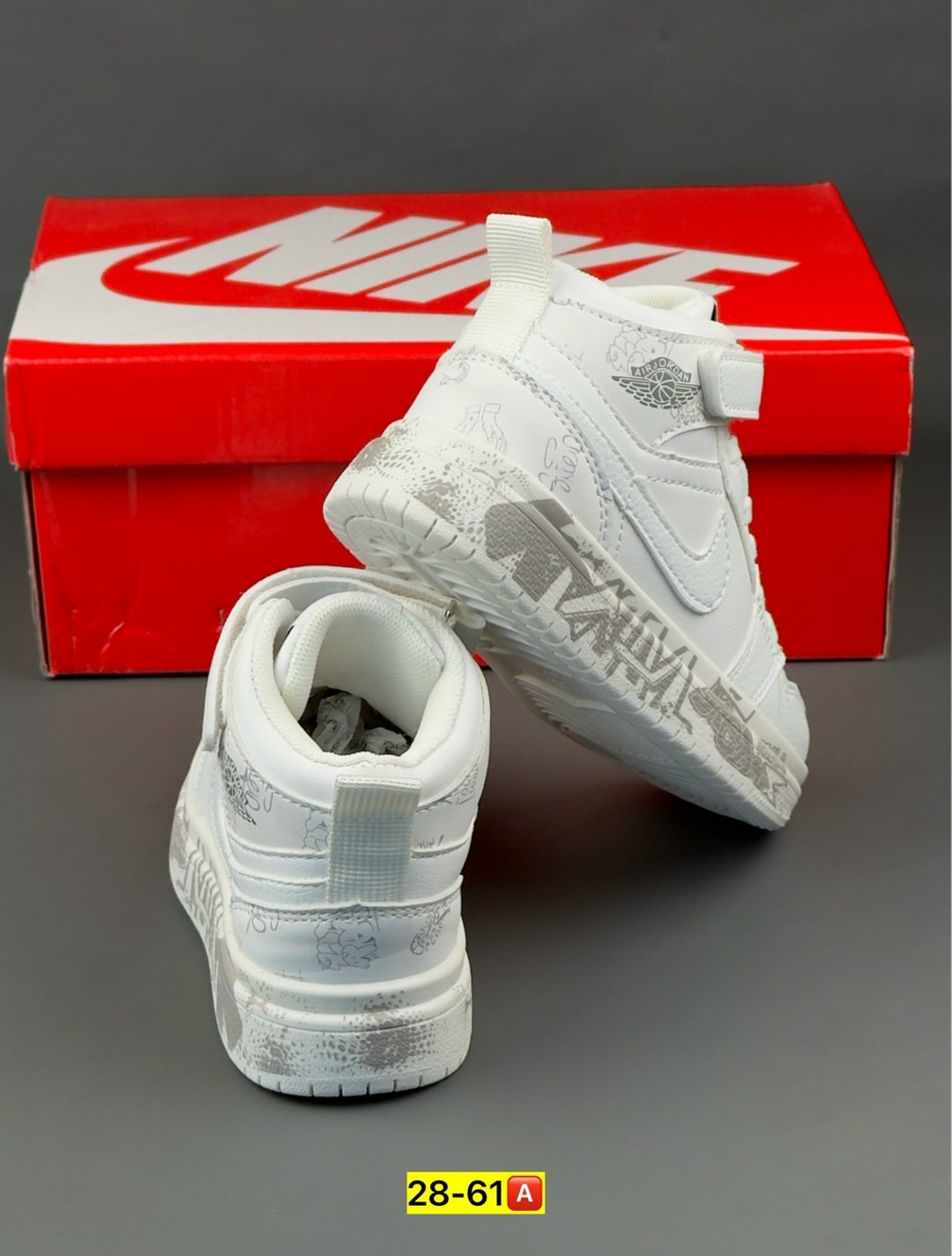 кроссовки,кроссовки эко,спортивные кроссовки,мерилы кроссовки,белые кроссовки