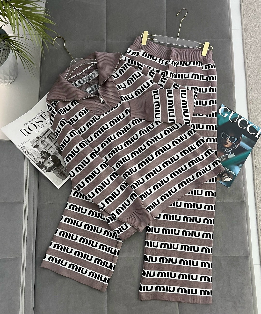 трикотажные костюмы,костюм fendi,костюм модный,костюм диор женский спортивный оригинал,спортивные костюмы женские