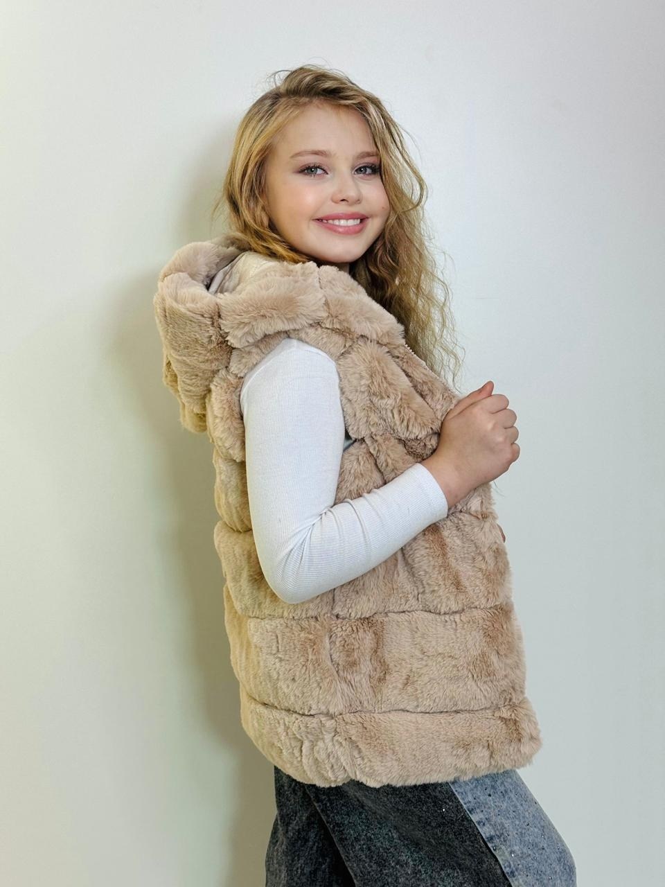 меховая жилет,меховая жилетка,жилет детский меховой,меховая жилетка для девочки,детские меховые жилеты