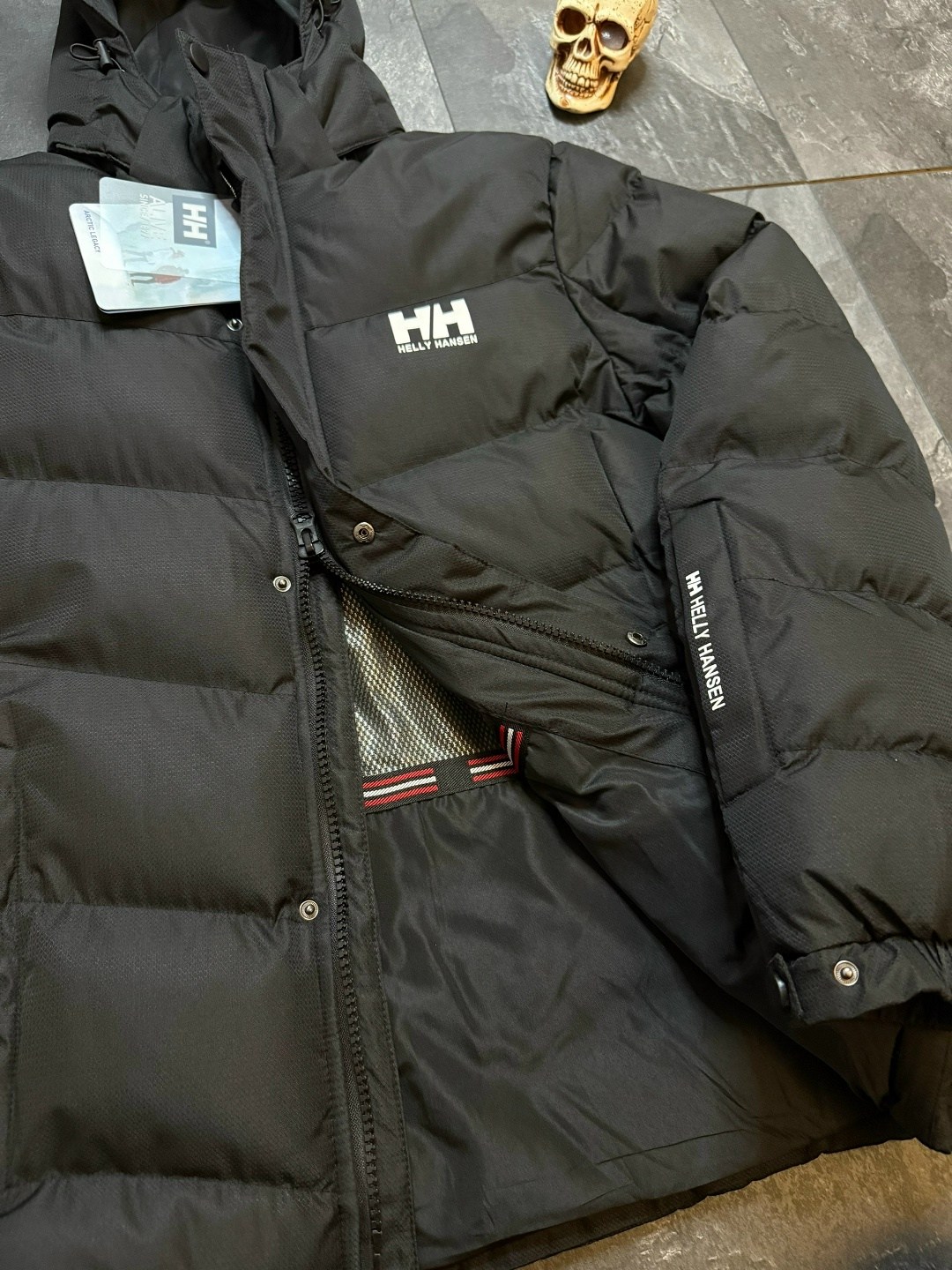 мужские пуховики helly hansen,зимняя куртка helly hansen,куртка helly hansen,пуховик хелли хансен,куртка helly hansen мужская