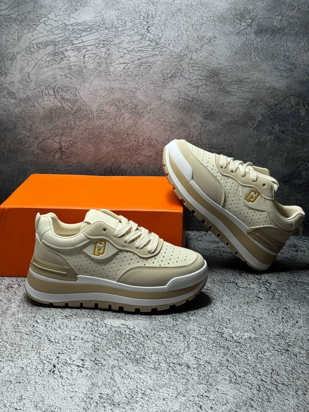 ,liu jo кроссовки,женские кроссовки,кроссовки женские liu jo,бежевые кроссовки