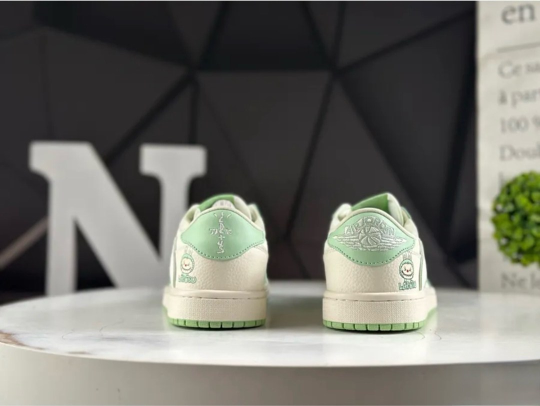 кроссовки,кроссовки молодежные,спортивная ,,модные кроссовки