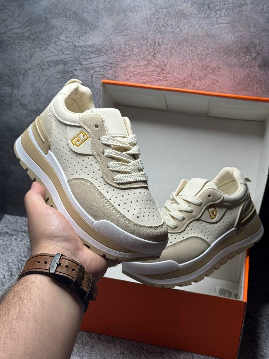 ,liu jo кроссовки,женские кроссовки,кроссовки женские liu jo,бежевые кроссовки