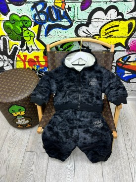 Костюм