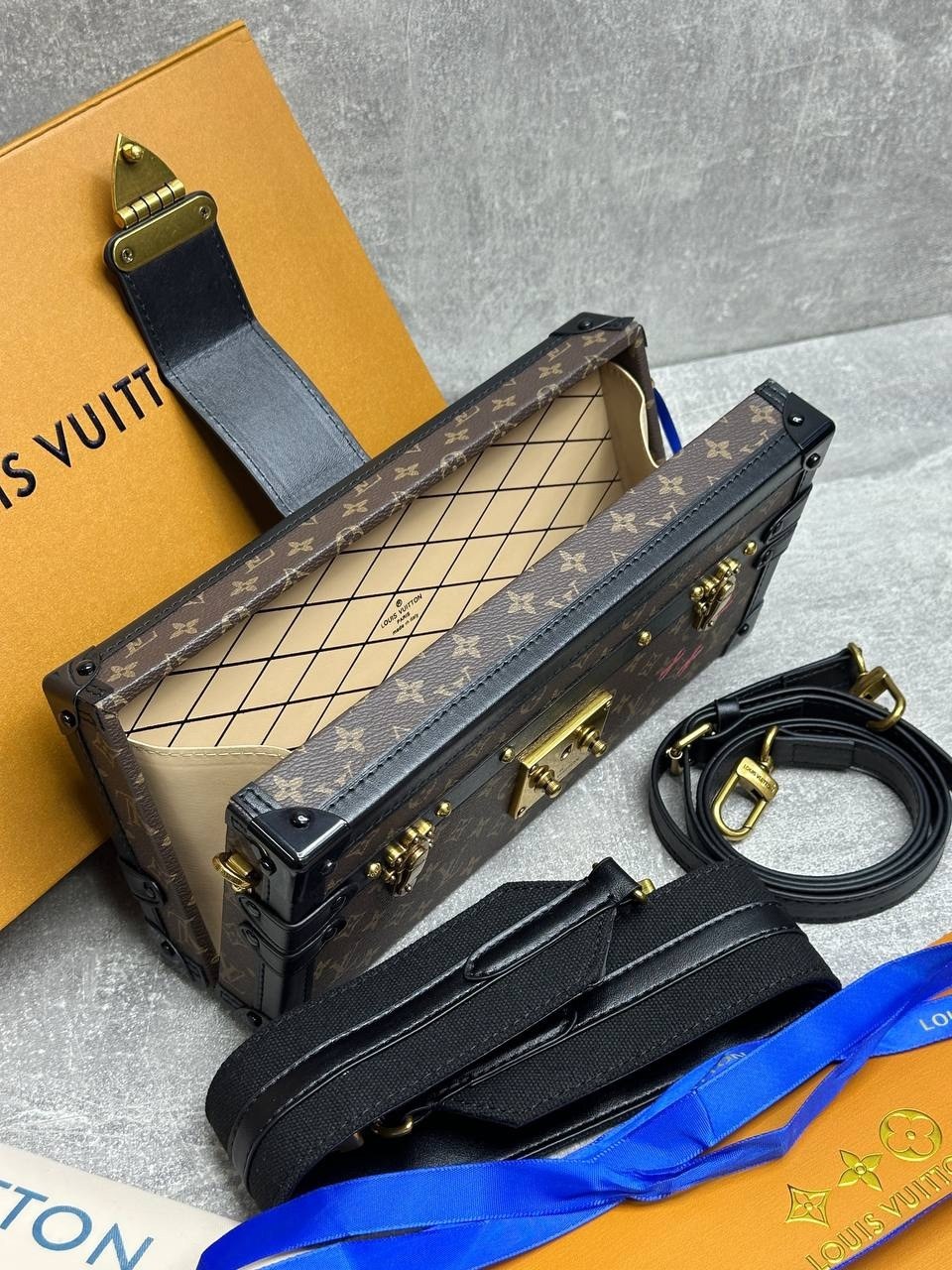 сумка сундук луи виттон,cумка louis vuitton,louis vuitton petit malle,сумка женская louis vuitton,сумка сундучок