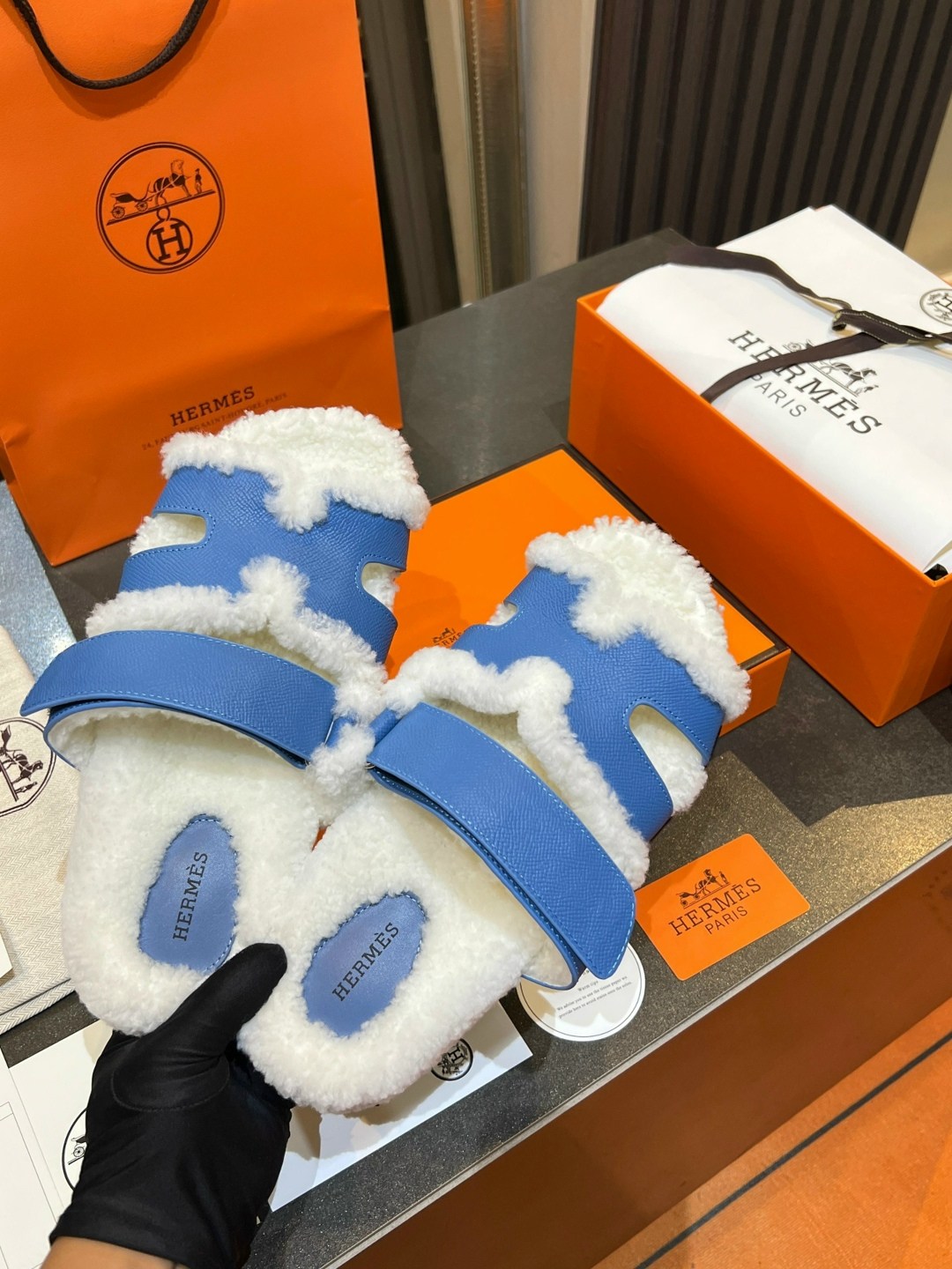 тапочки hermes,тапочки модные,шлепки меховые hermes,шлепки меховые hermes premium shoes,