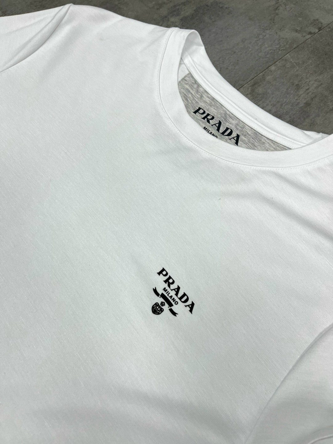 футболка,футболка prada,футболки для мужчин,мужская футболка