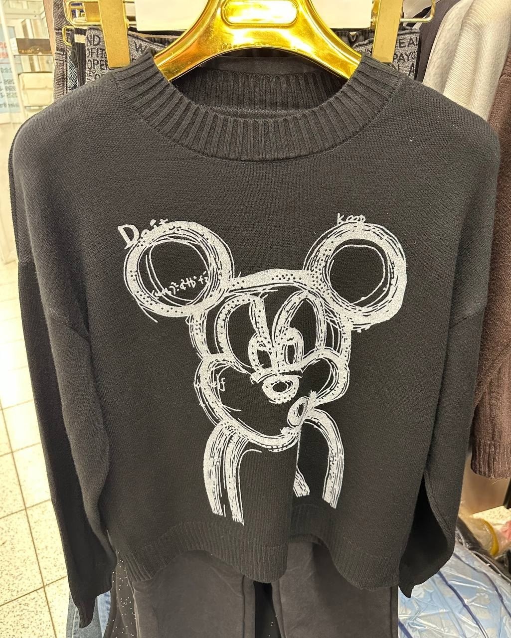 стильная кофта,кофта женская,кофта свитер женский,свитер с микки маусом,свитшот кофта