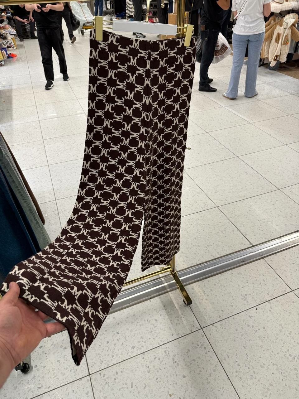 брюки классические,брюки свободного кроя,брюки с принтом,женские брюки,прямые брюки