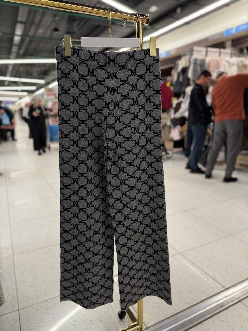 брюки классические,брюки свободного кроя,брюки с принтом,женские брюки,прямые брюки