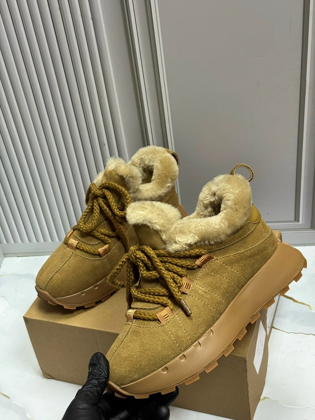 ,кроссовки женскиe,зимние кроссовки,женская ,женские зимние кроссовки