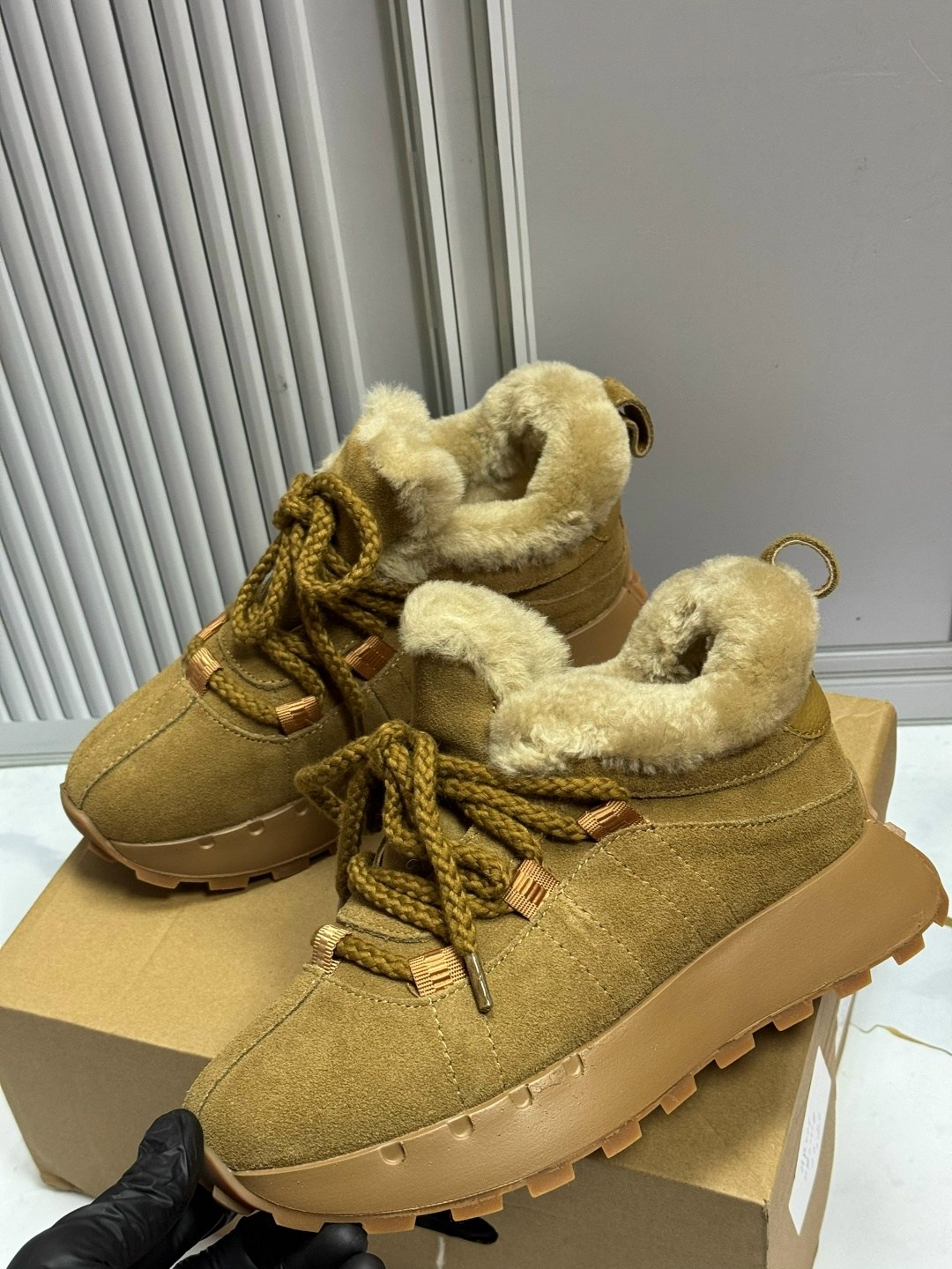 ,кроссовки женскиe,зимние кроссовки,женская ,женские зимние кроссовки