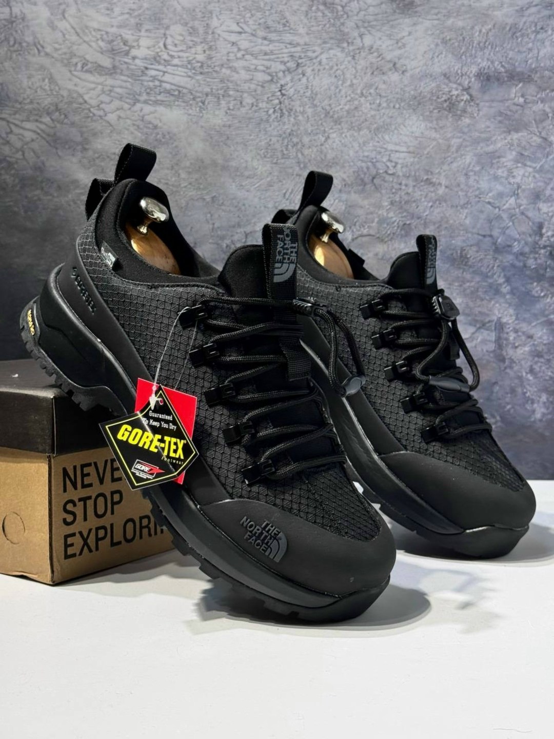 ,кроссовки the north face,кроссовки мужские the north face,черные кроссовки,кроссовка мужской