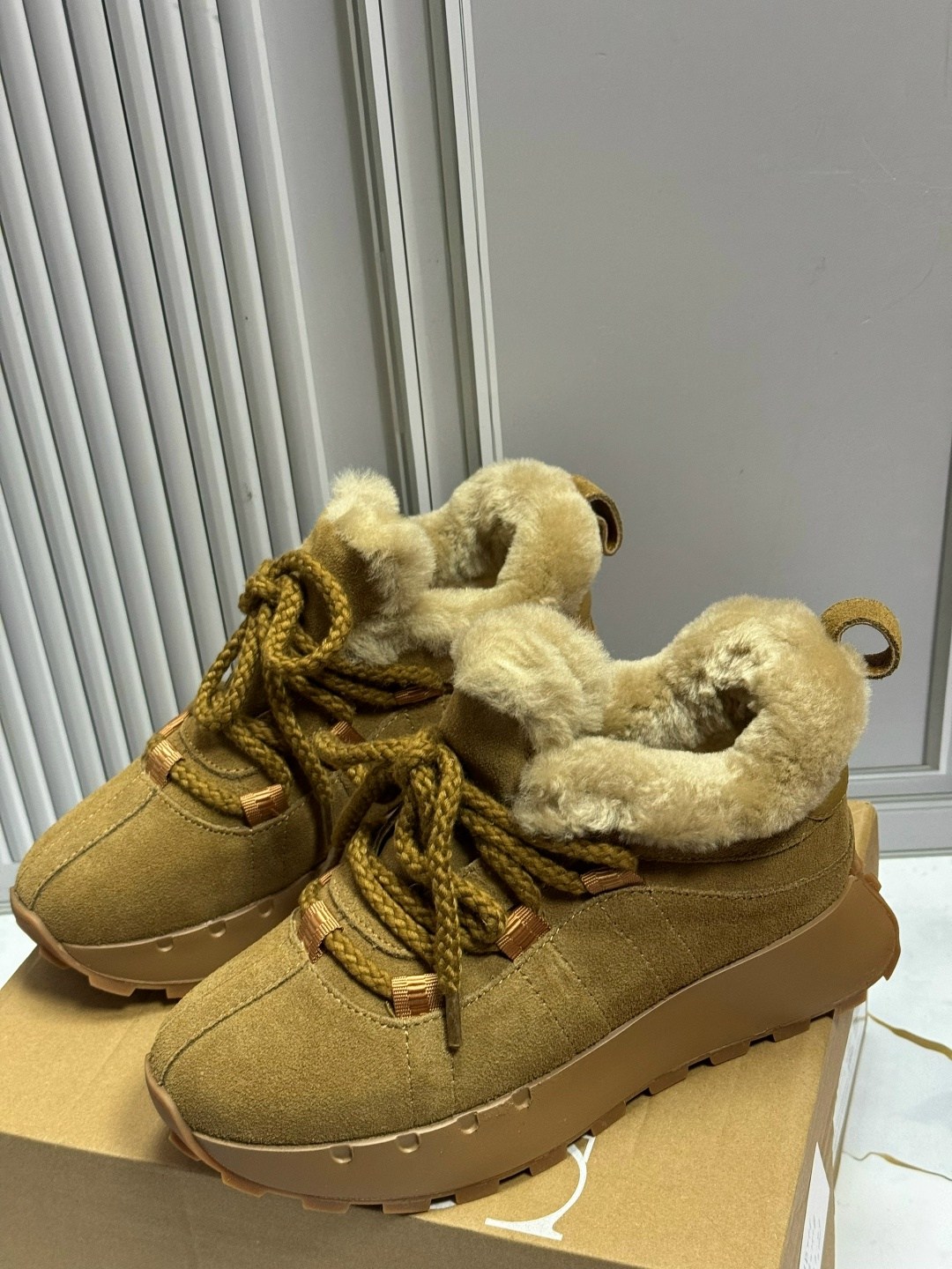 ,кроссовки женскиe,зимние кроссовки,женская ,женские зимние кроссовки