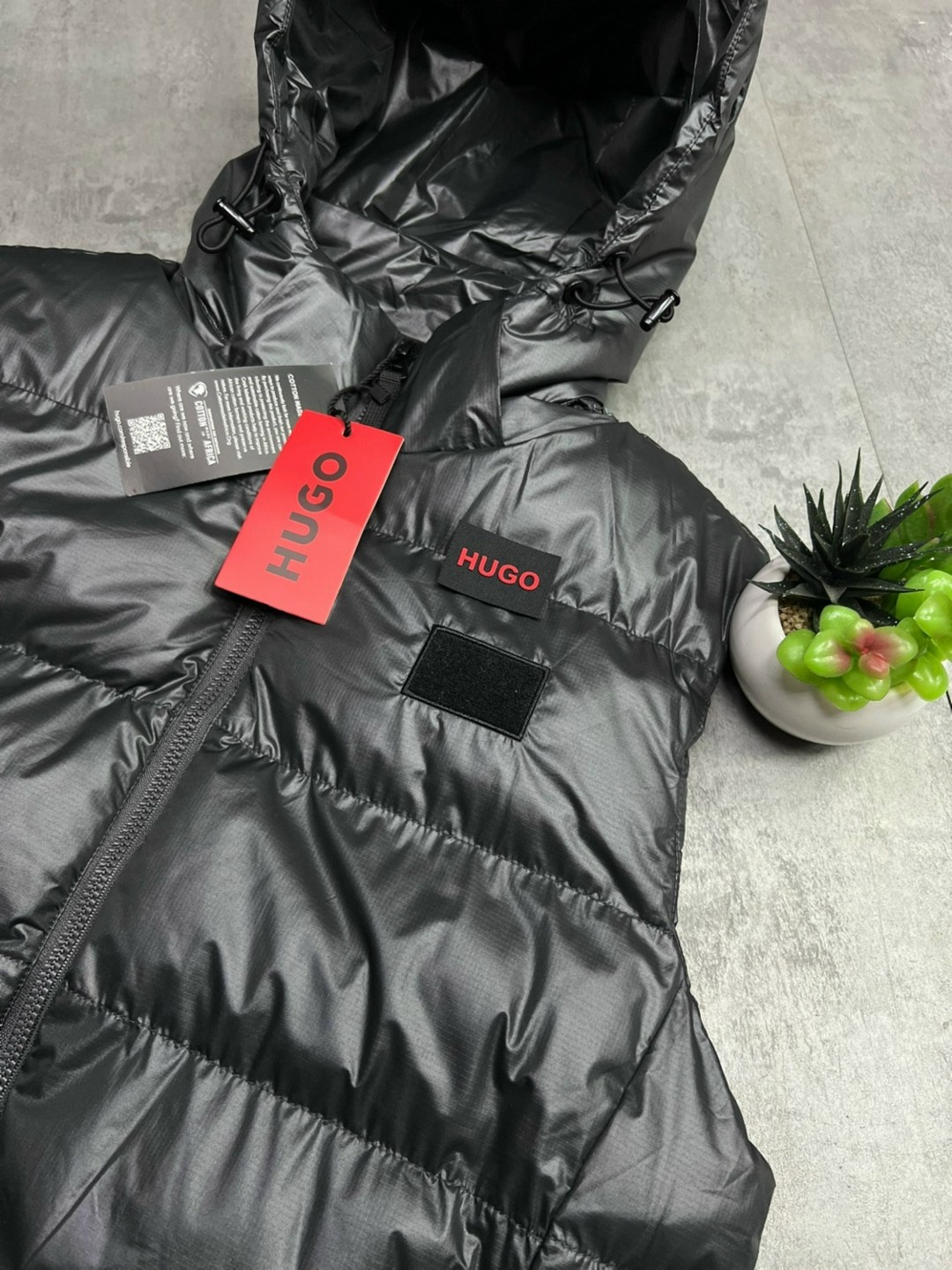 мужской жилет удлиненный,жилет двусторонний,жилет черный,мужской жилет с капюшоном,жилет мужской