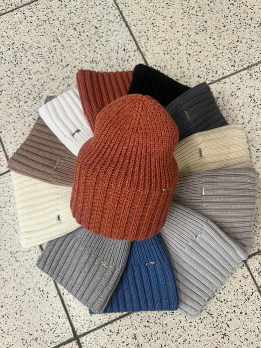 шапка бини,шапка женская,вязаная шапка женская,демисезонная шапка,шапка вязаная