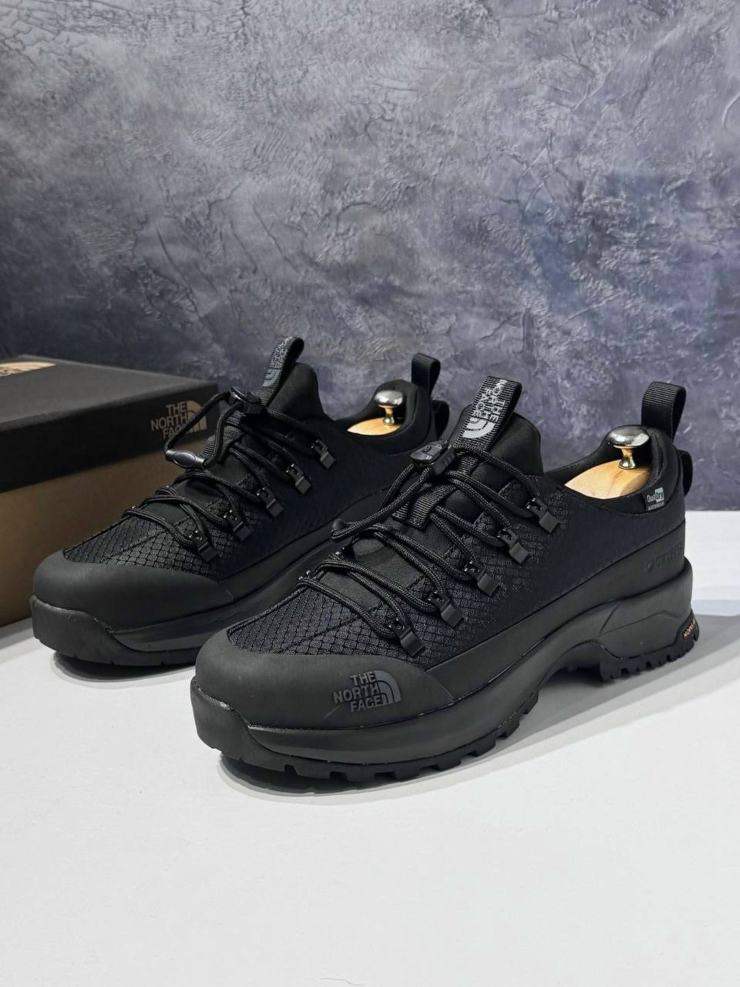 ,кроссовки the north face,кроссовки мужские the north face,черные кроссовки,кроссовка мужской