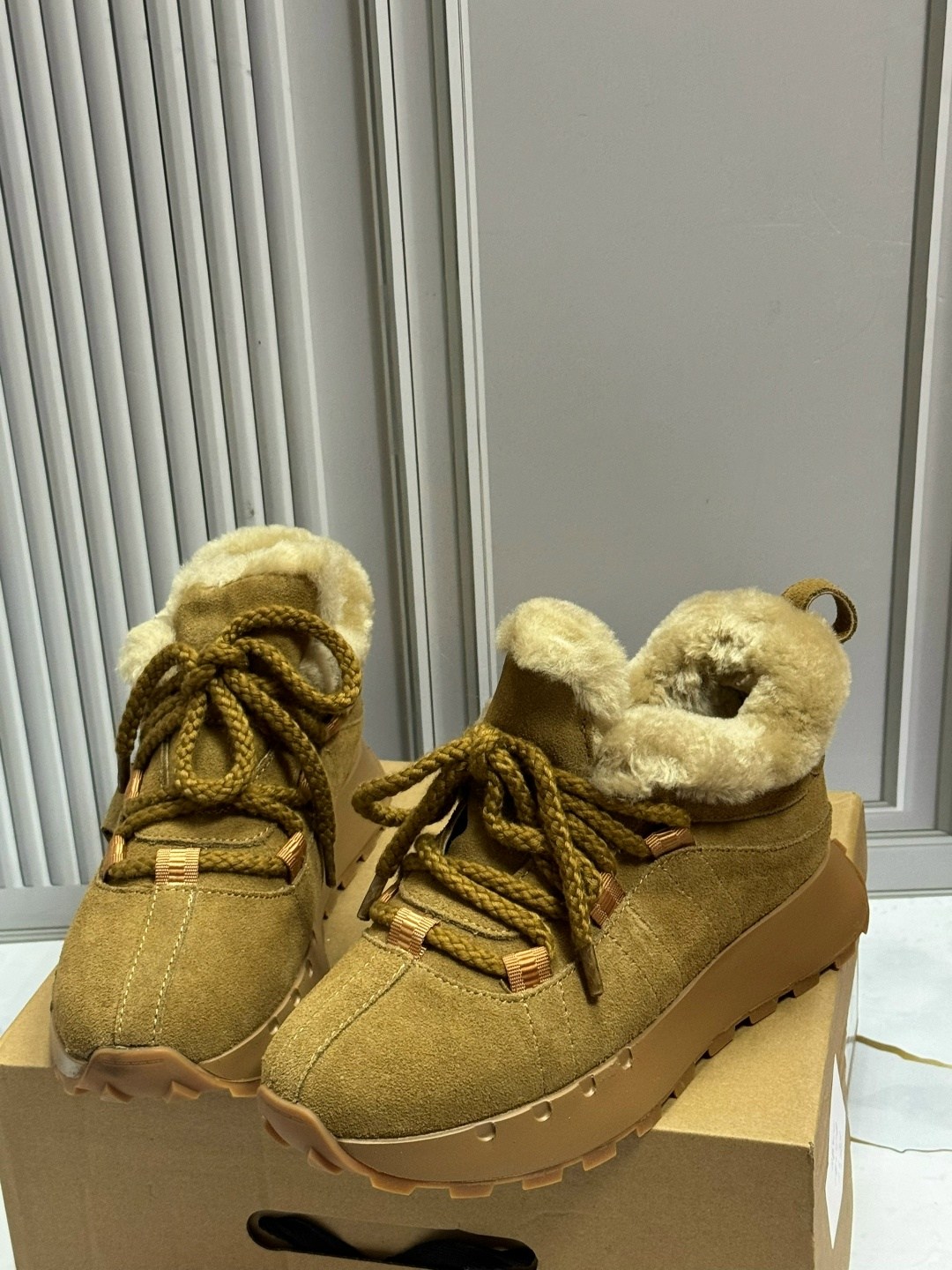 ,кроссовки женскиe,зимние кроссовки,женская ,женские зимние кроссовки