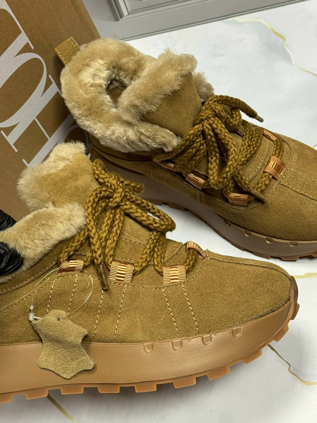 ,кроссовки женскиe,зимние кроссовки,женская ,женские зимние кроссовки