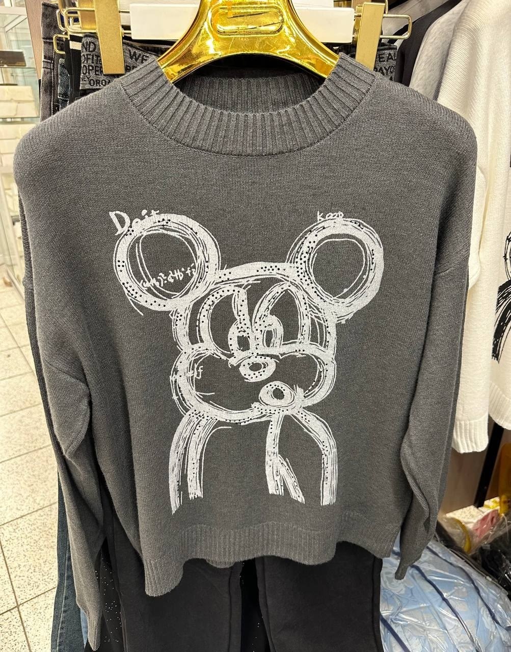 стильная кофта,кофта женская,кофта свитер женский,свитер с микки маусом,свитшот кофта