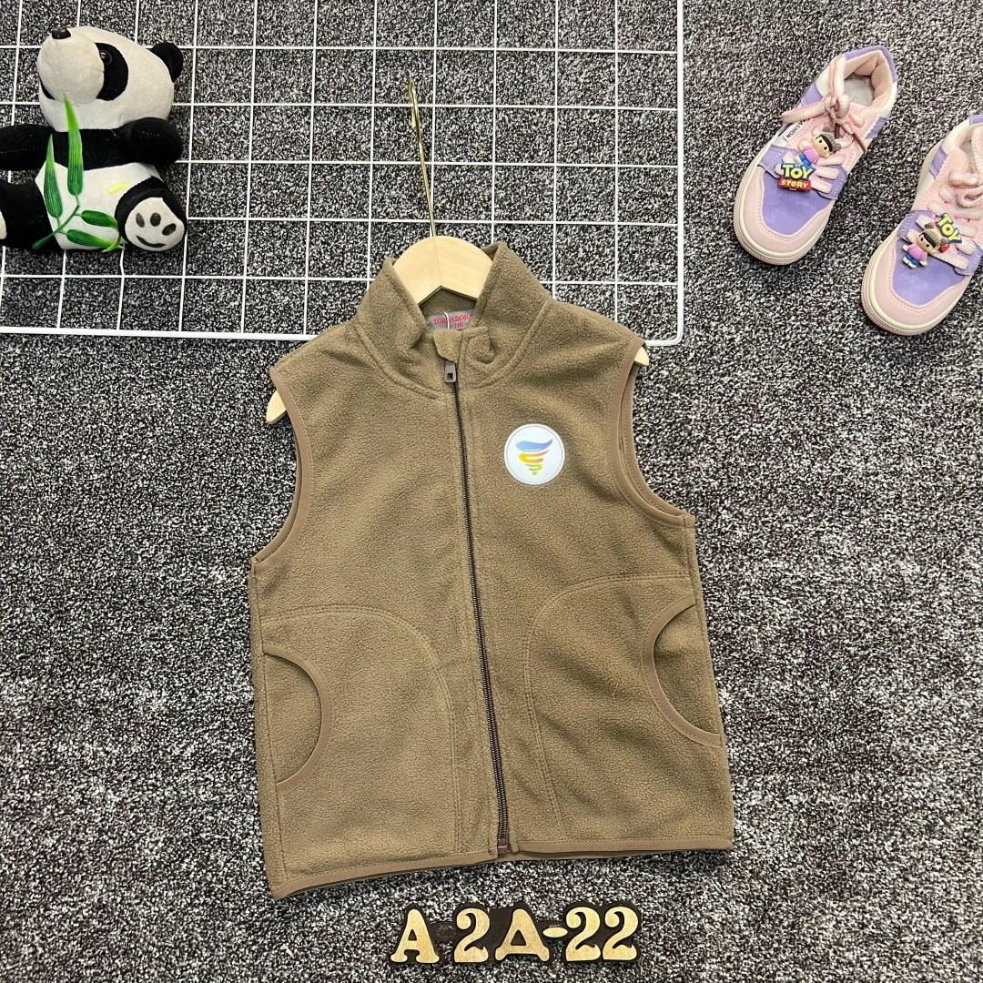 детский жилет,жилеты детские,жилет для малыша,безрукавка детская,флисовая жилетка