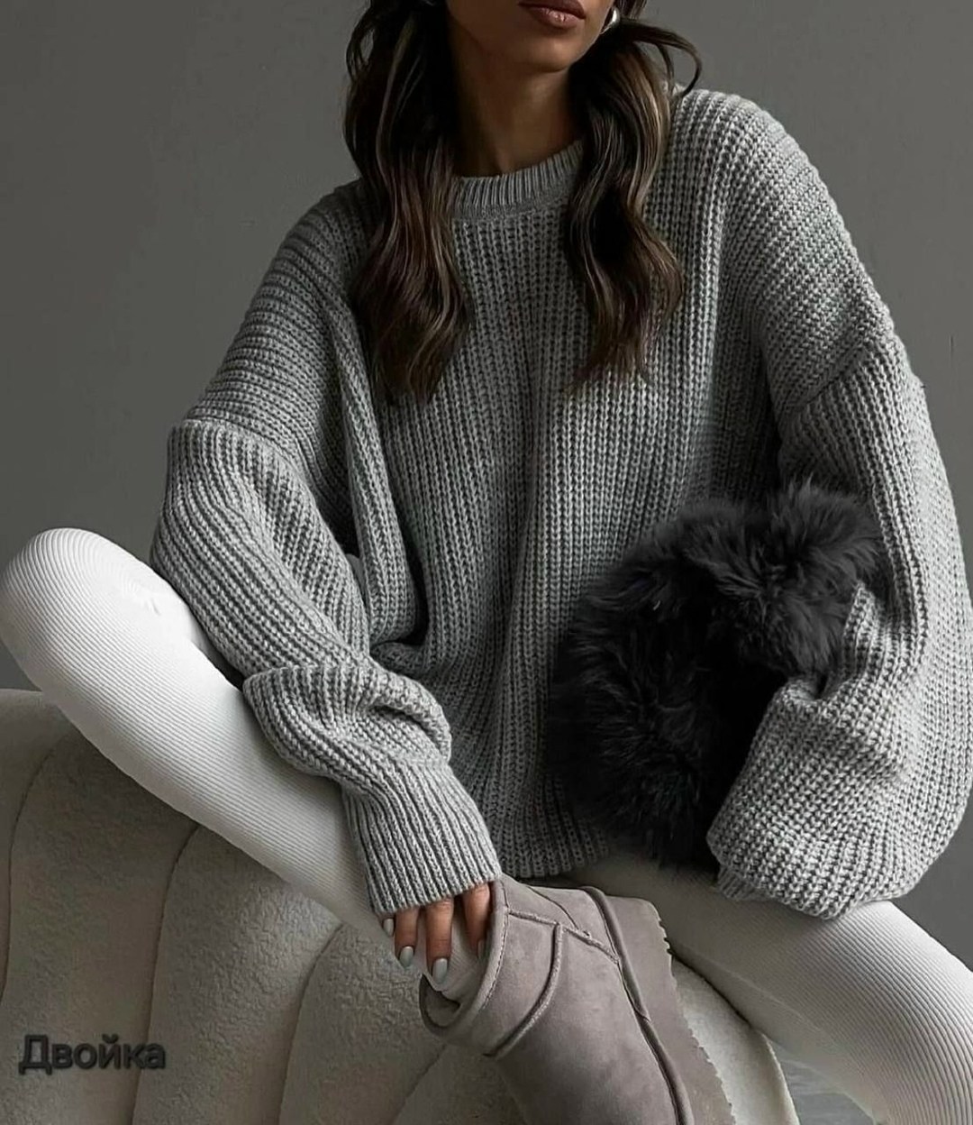 свитер серый оверсайз,свитер оверсайз джемпер,свитер крупной вязки,модные свитера,свитер оверсайз вязаный