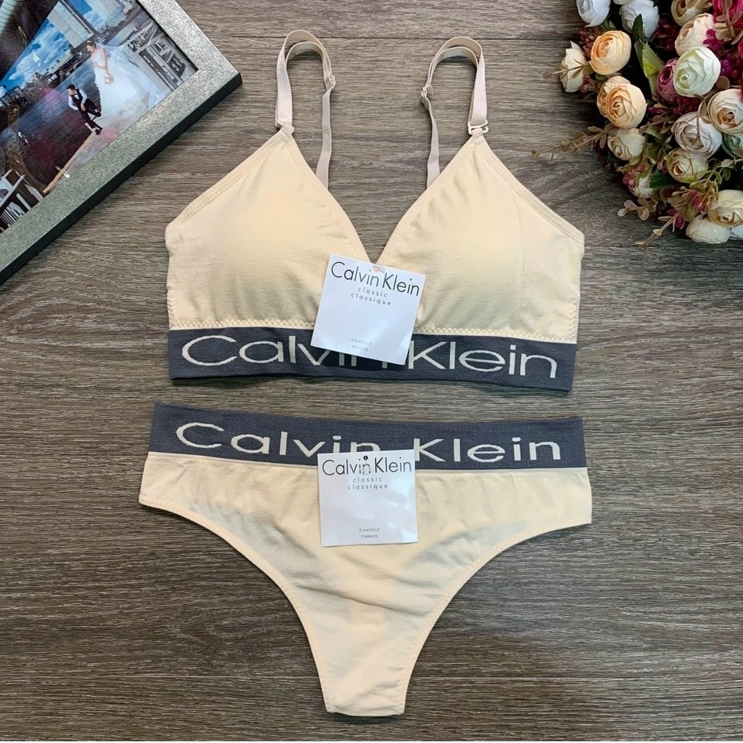 calvin klein underwear комплект белья,комплект белья calvin klein,комплект женского нижнего белья,нижнее белье calvin klein,комплект нижнего белья calvin klein топ