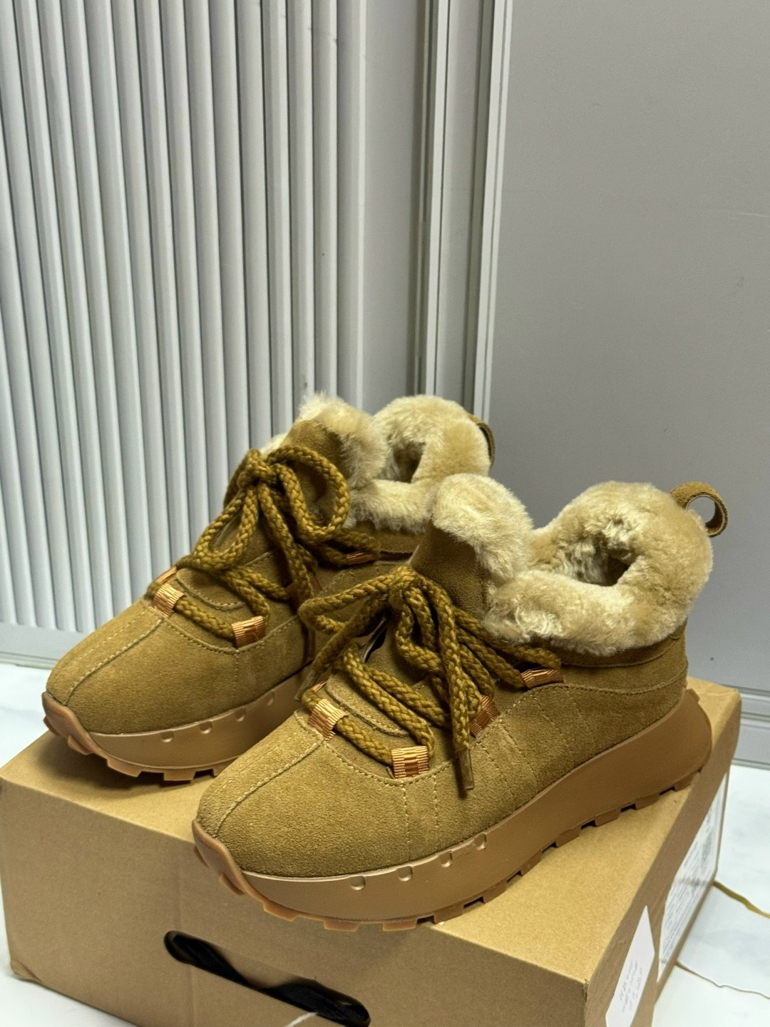 ,кроссовки женскиe,зимние кроссовки,женская ,женские зимние кроссовки