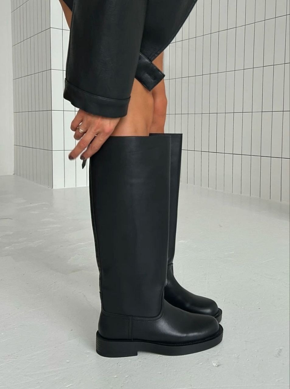 сапоги высокие,женские сапоги,сапоги демисезонные,черные сапоги,сапоги кожаные